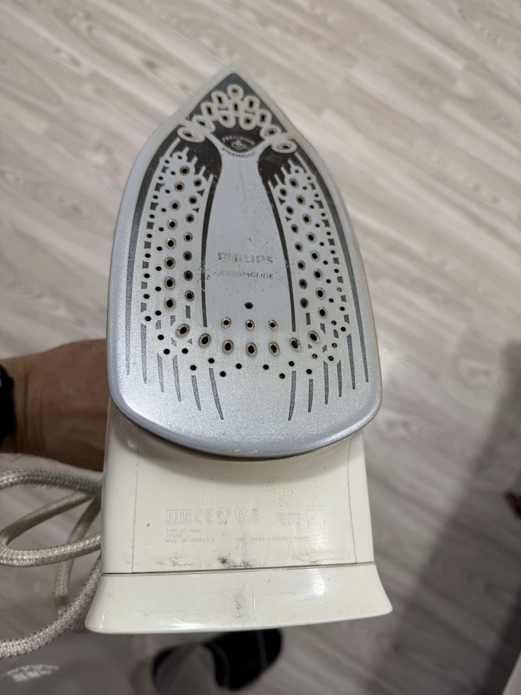 Продается утюг  Philips
