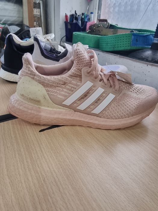 Donez adidasi noi originali DOAR PT PICIORUL DREPT