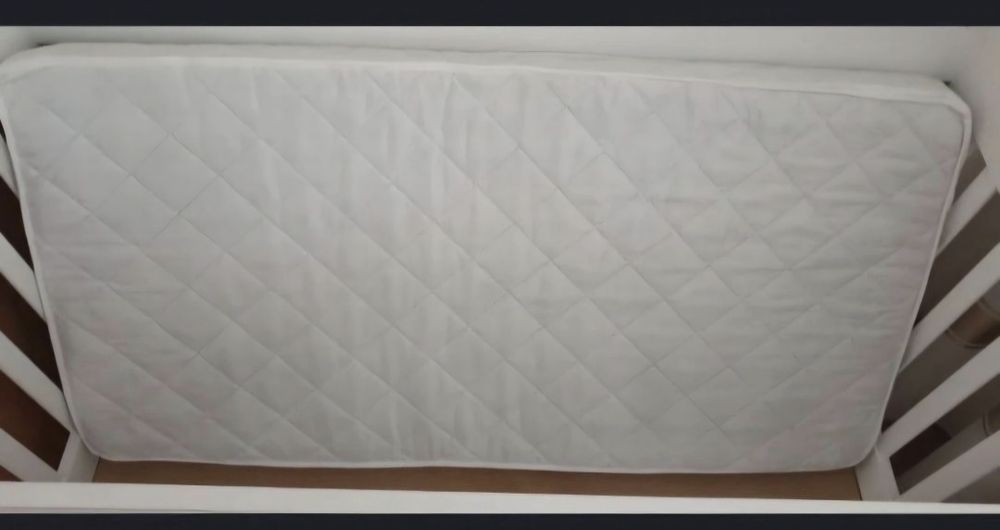 Patut bebelus + saltea cocos