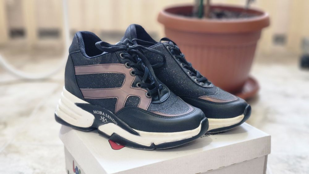 Маратонки на платформа