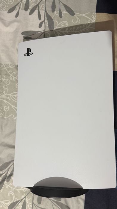 Vând urgent Play Station 5 digital edition
