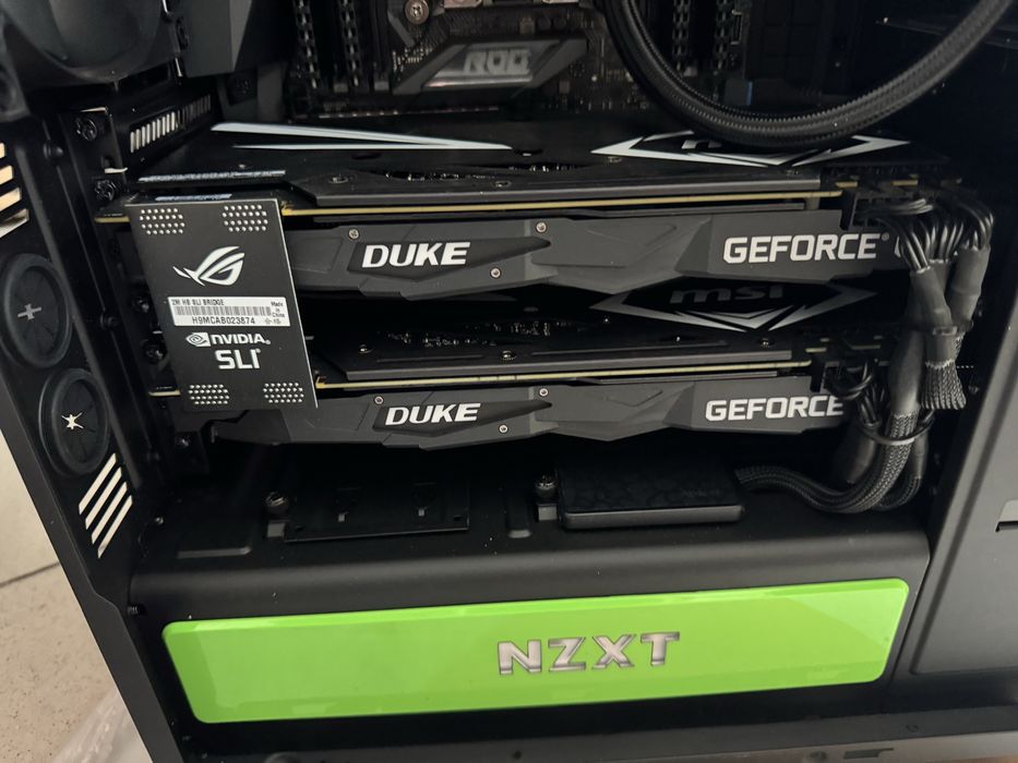 НОВ Уникален геймърски компютър i9 10х4гхц/32рам/2х11гб видео/256+3тб