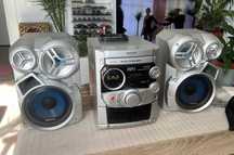 Sistem audio Panasonic SA-AK320  5 CD  MP3  2x125W cu boxe originale