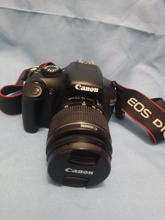 Продам Canon EOS 1100D