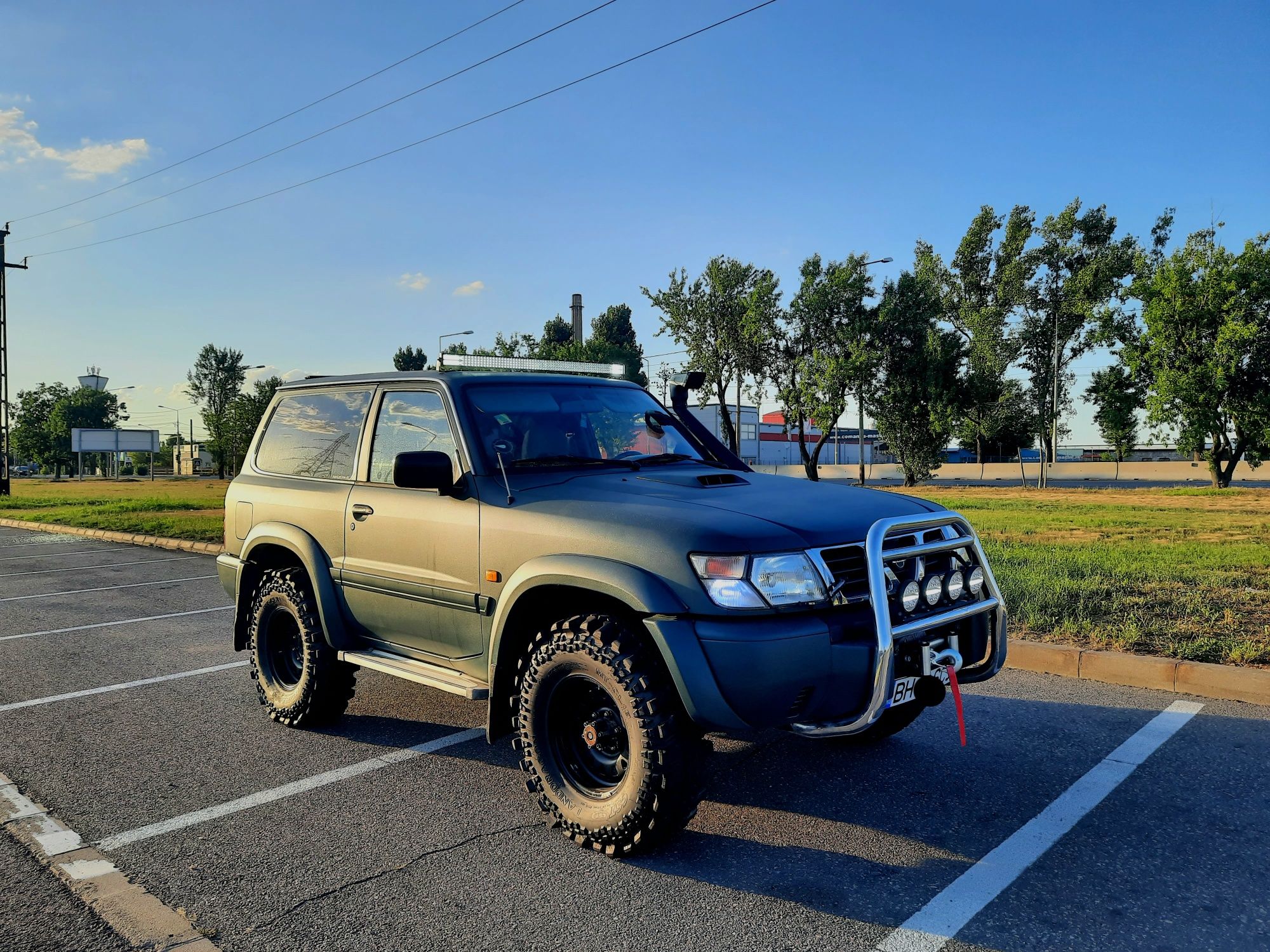 Schimb Nissan Patrol-Y61-N1-OFF ROAD-raptor-navi-led