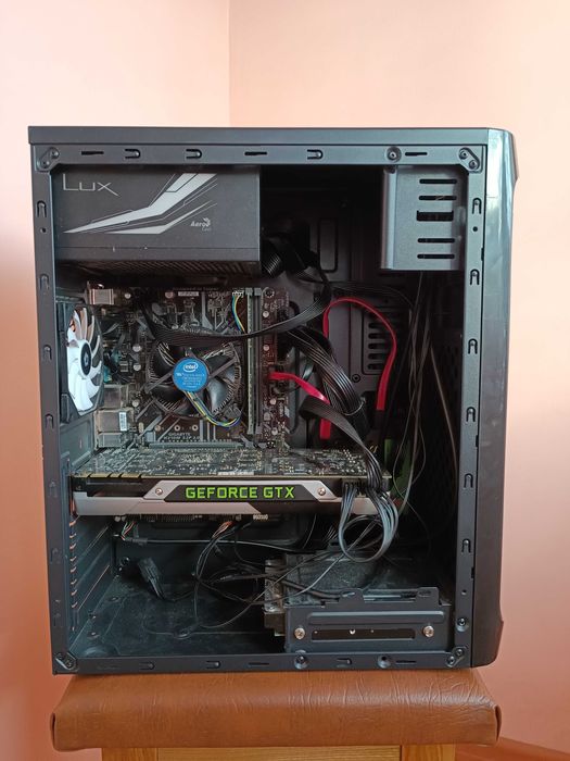 Vand PC de Gaming, in stare foarte buna.