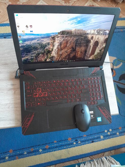 Продаю Игровой Ноутбук GTX 1060 6gb/32 gb.