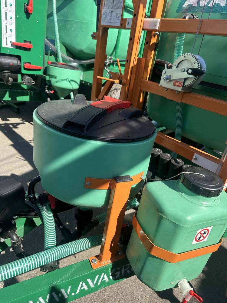 Опрыскиватель AVAGRO 2500 и 3000 л ( 30% субсидии)