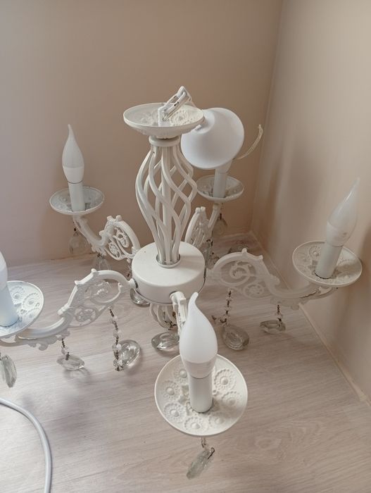 продам люстрю подвесную