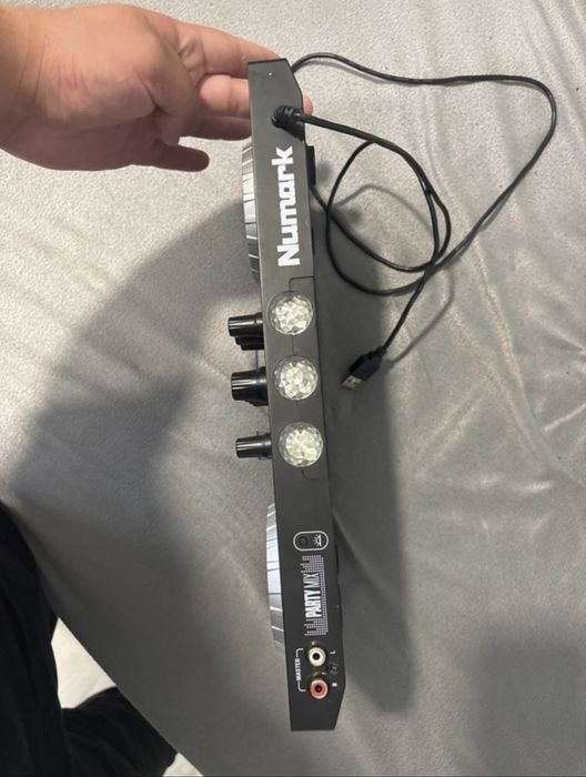 Vand mixer Numark de incepatori