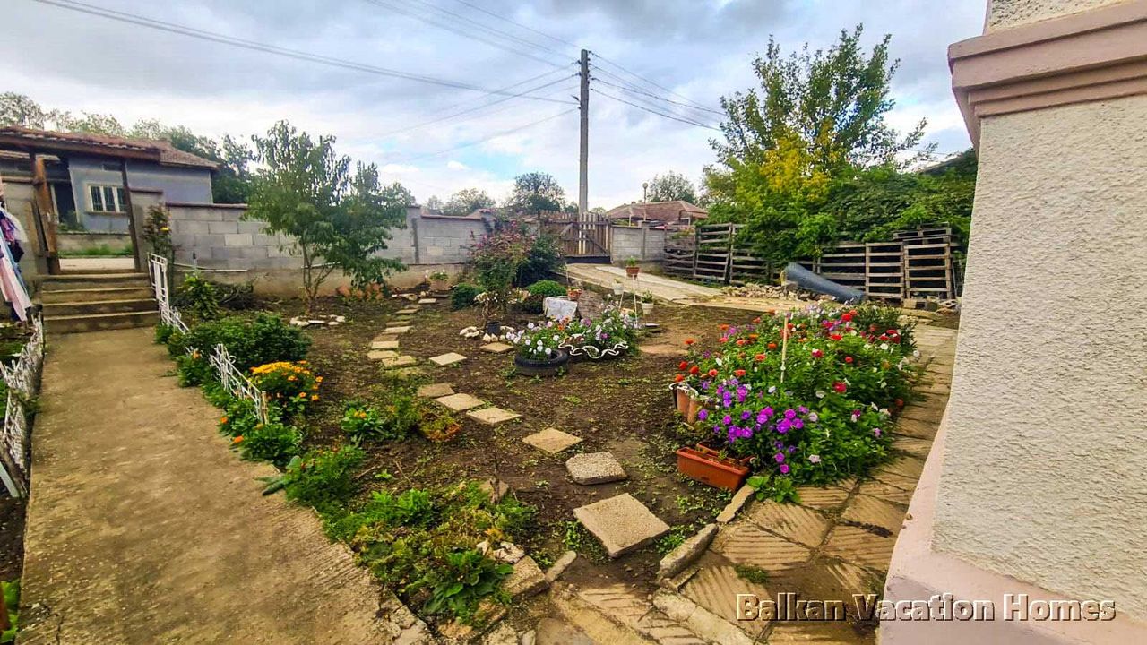 Продава се Къща в с. Василево, Област Добрич - 90 кв.м за 389 €/кв.м - Снимка #1
