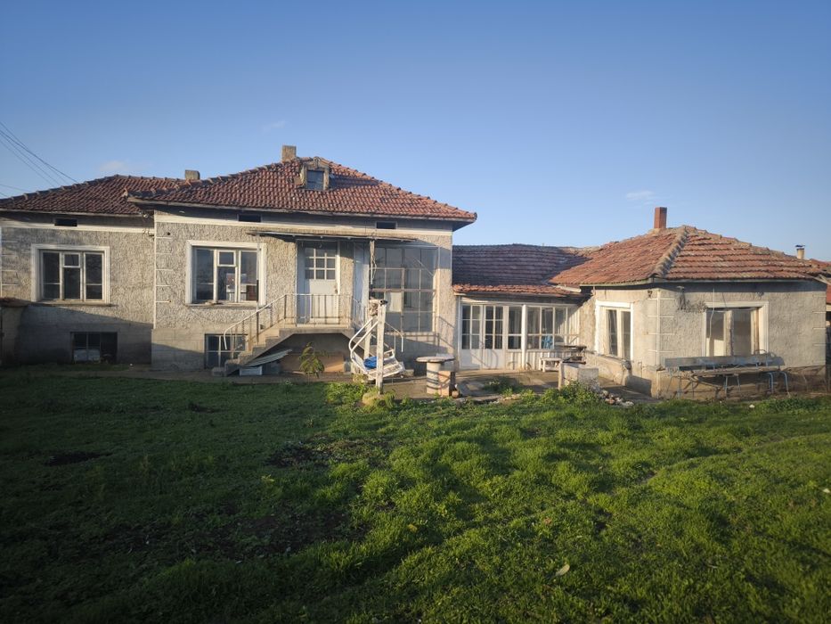 Продава се къща в с.Подайва ул.Струма 27