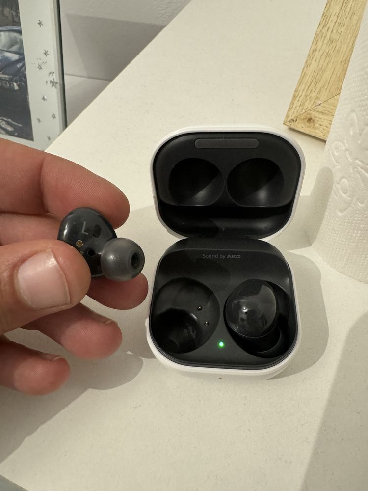 Vând căști Samsung Galaxy Buds 2