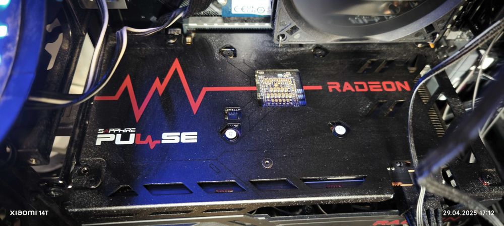 Sistem Desktop cu monitor curbat Philips