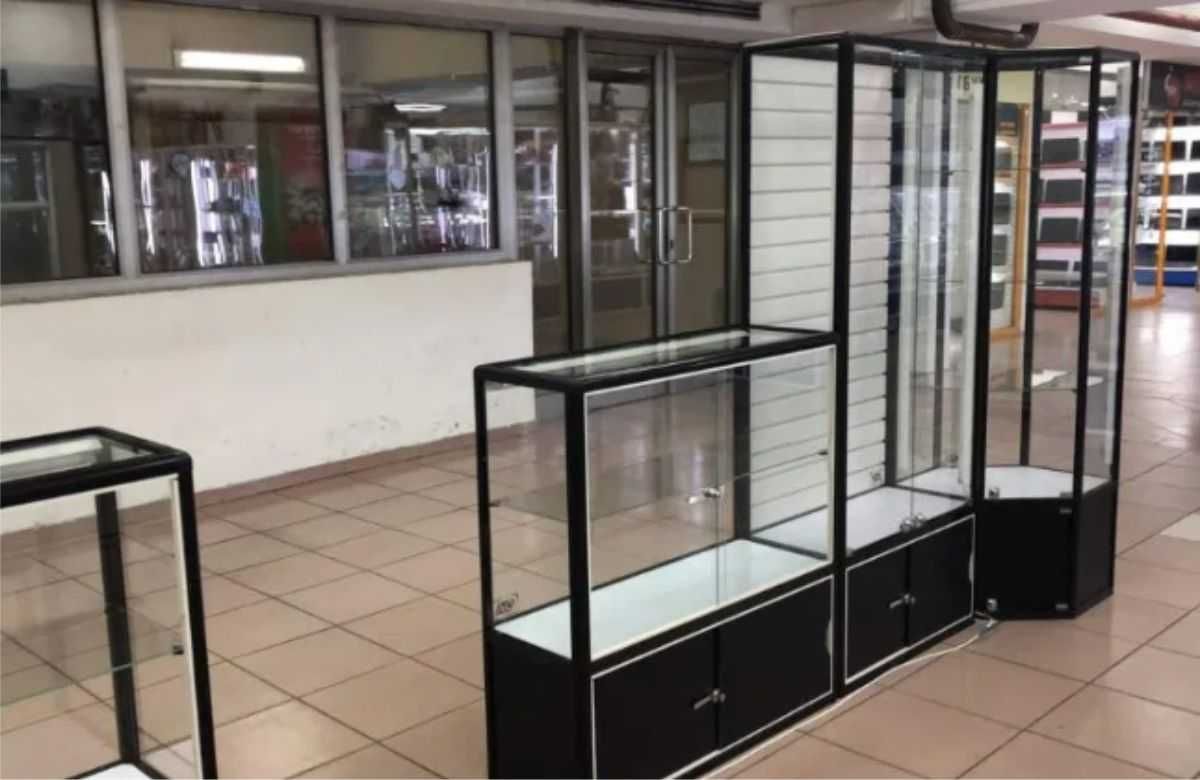 Новые торговые стеклянные витрины в торговый центр alvp