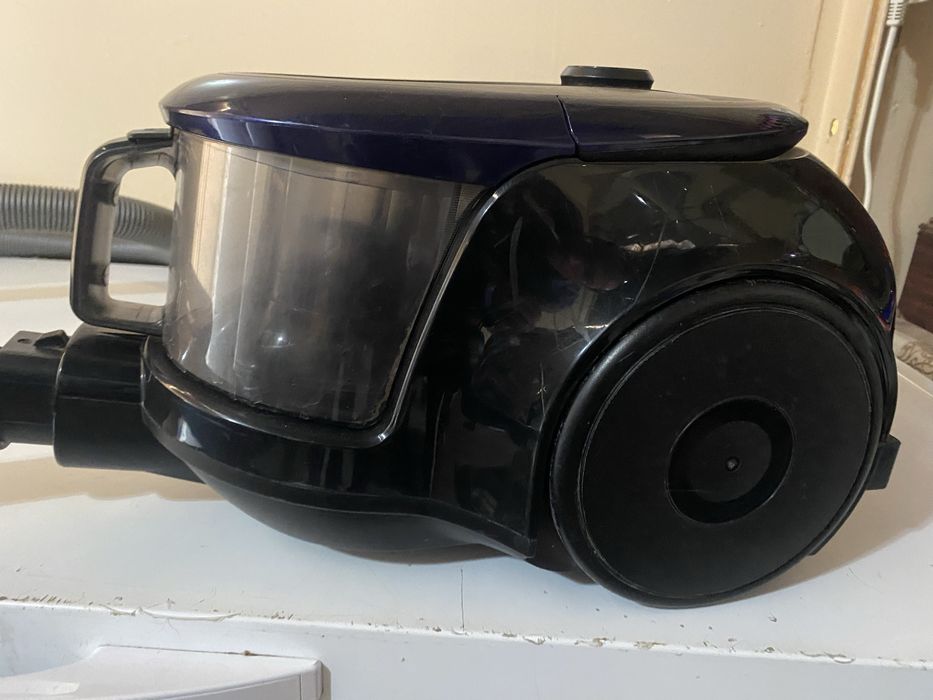 Продам пилесос в хорошим состаяние