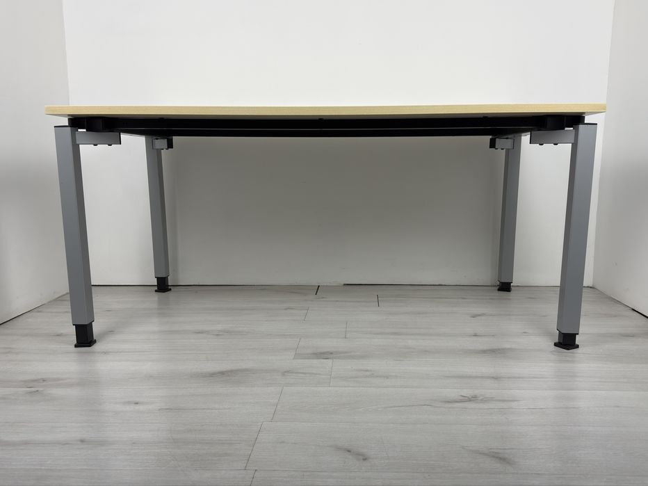 Бюро регулируем ръчно подходяща за офис или домашен кабинет обзавеждан