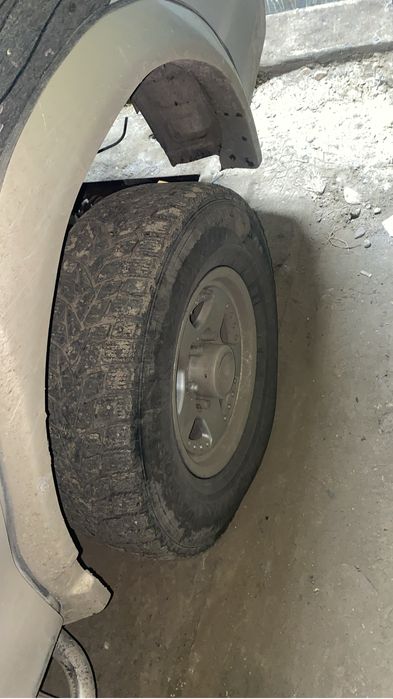 Продам диски с резиной делика