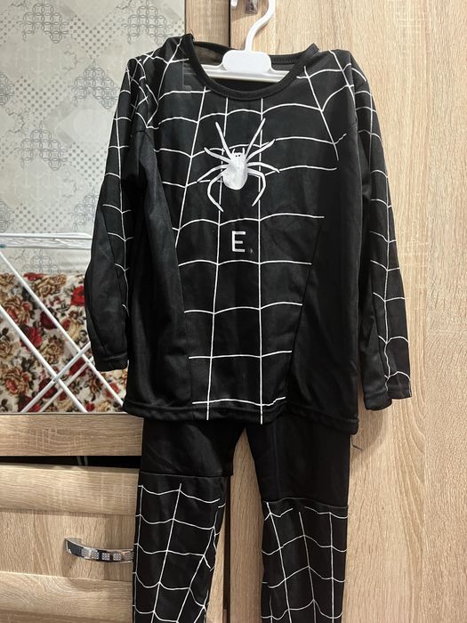 Костюм черного человека-паука