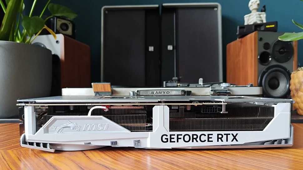 Placă video MSI RTX 4080 16GB VRAM - Gaming X Slim WHITE - ALB