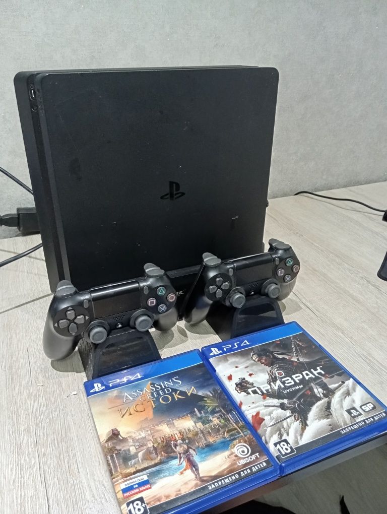 Продается Playstation 4 slim 1 tb