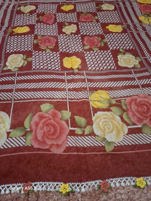 Памучна забрадка с дантела