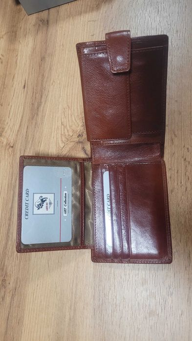 Мъжки портфейл Арт 93, изваждаща се част