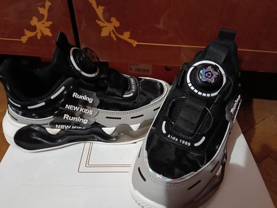 Adidași baieti Nr 34