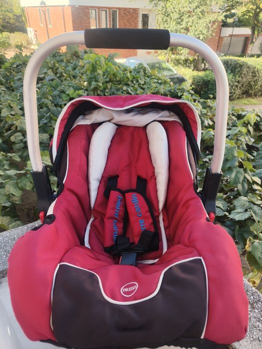 Scoica bebe pentru auto