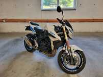 Moto Suzuki GSR 750 ( r1 r6 600 cbr rr zx6r )