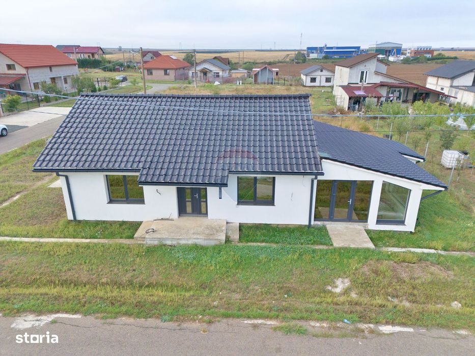 Casă cu 3 camere de vânzare loc. Frumușeni, jud. Arad