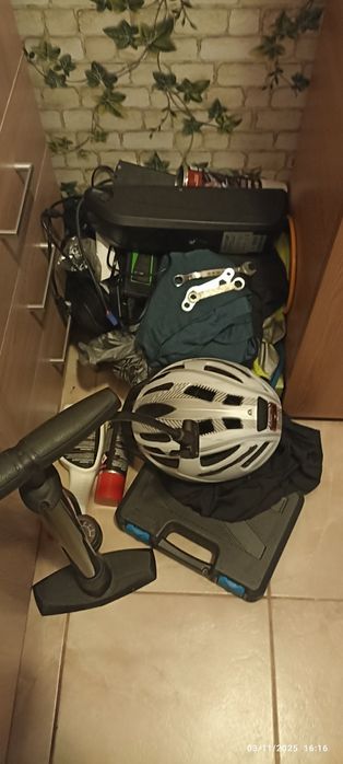 Bicicleta  electrificată  cu bateria  de schimb