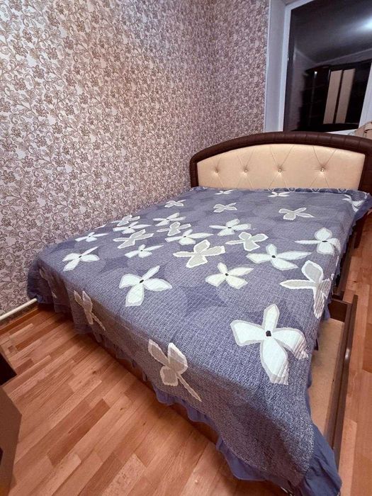 Продам двуспальную кровать в идеальном состоянии