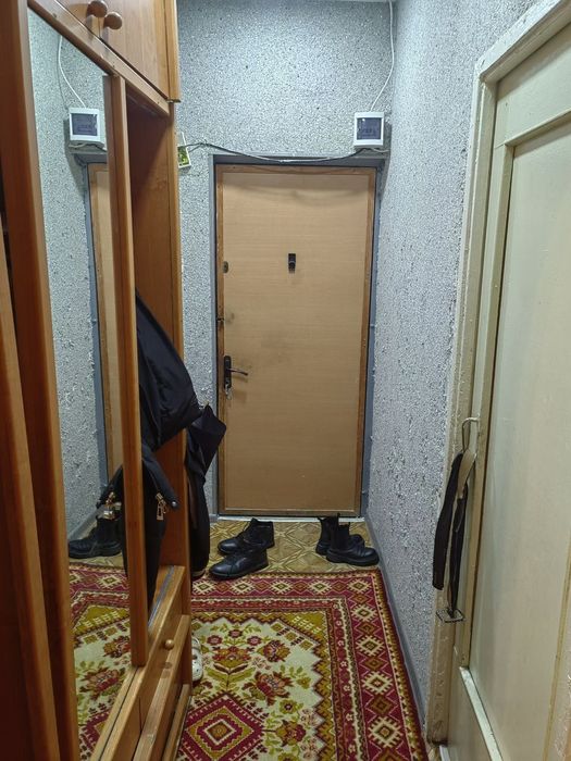 Продаю квартиру Яшнабадский р-он Авиасозлар-1.  3-ком 4-этаж 4-этажном