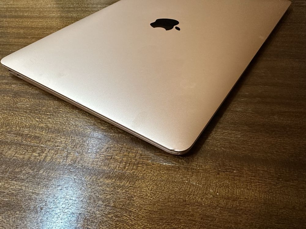 Macbook Air 13 A1932 розовый