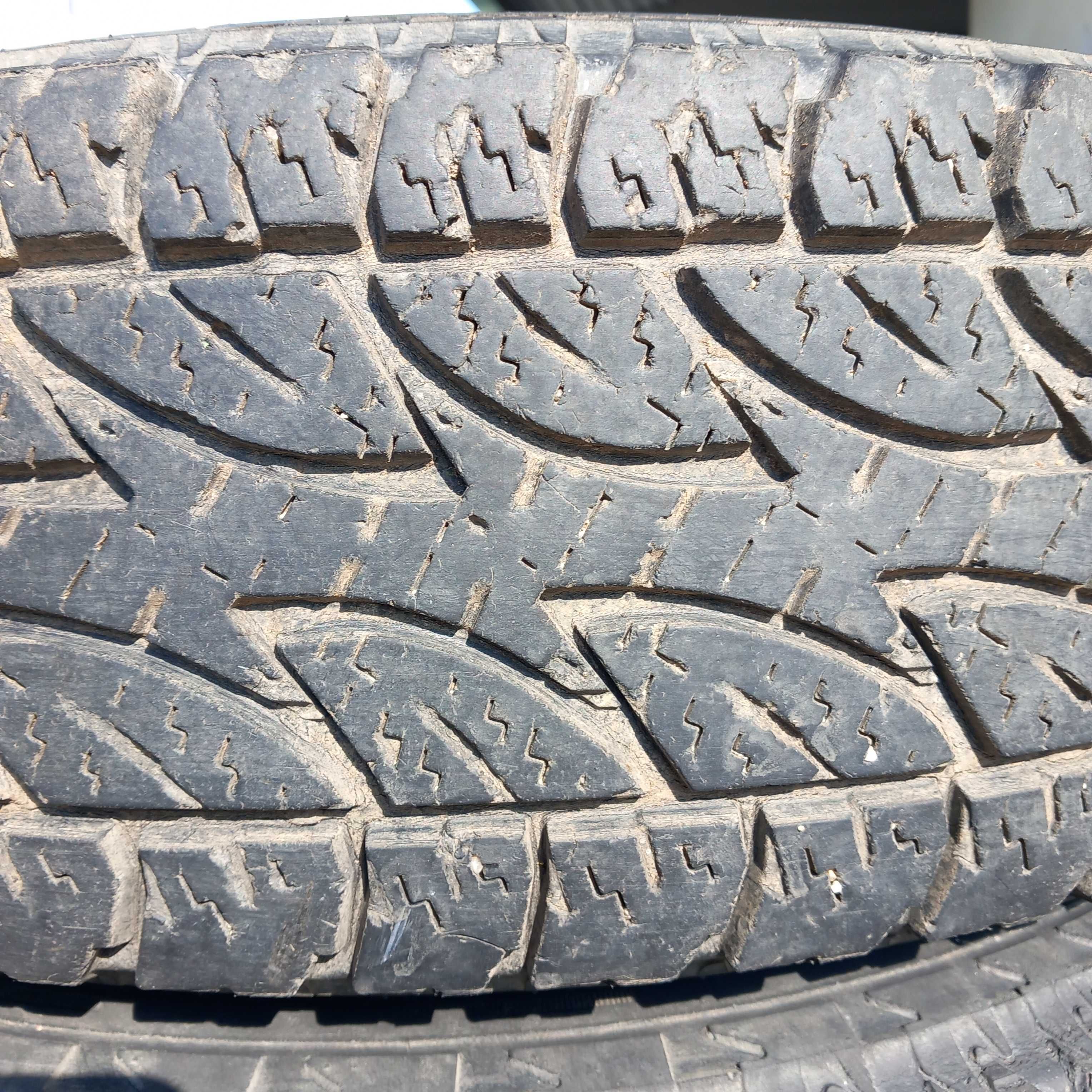 Гуми 215х75х15, и 6х137,6 джанти, BRIDGESTONE DUEL, ц. отвор, ф 106 мм