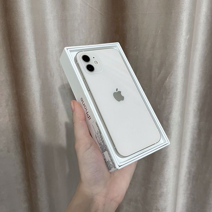 Продам IPhone 12