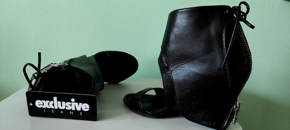 Sandale piele Noi ,Exclusive Jeans 330 lei m 35