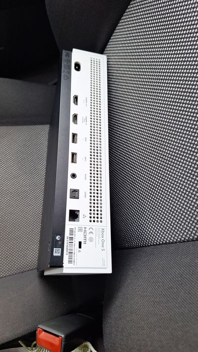 Xbox one 1T GTA 5,Minecraft,Mortal Kombat XL