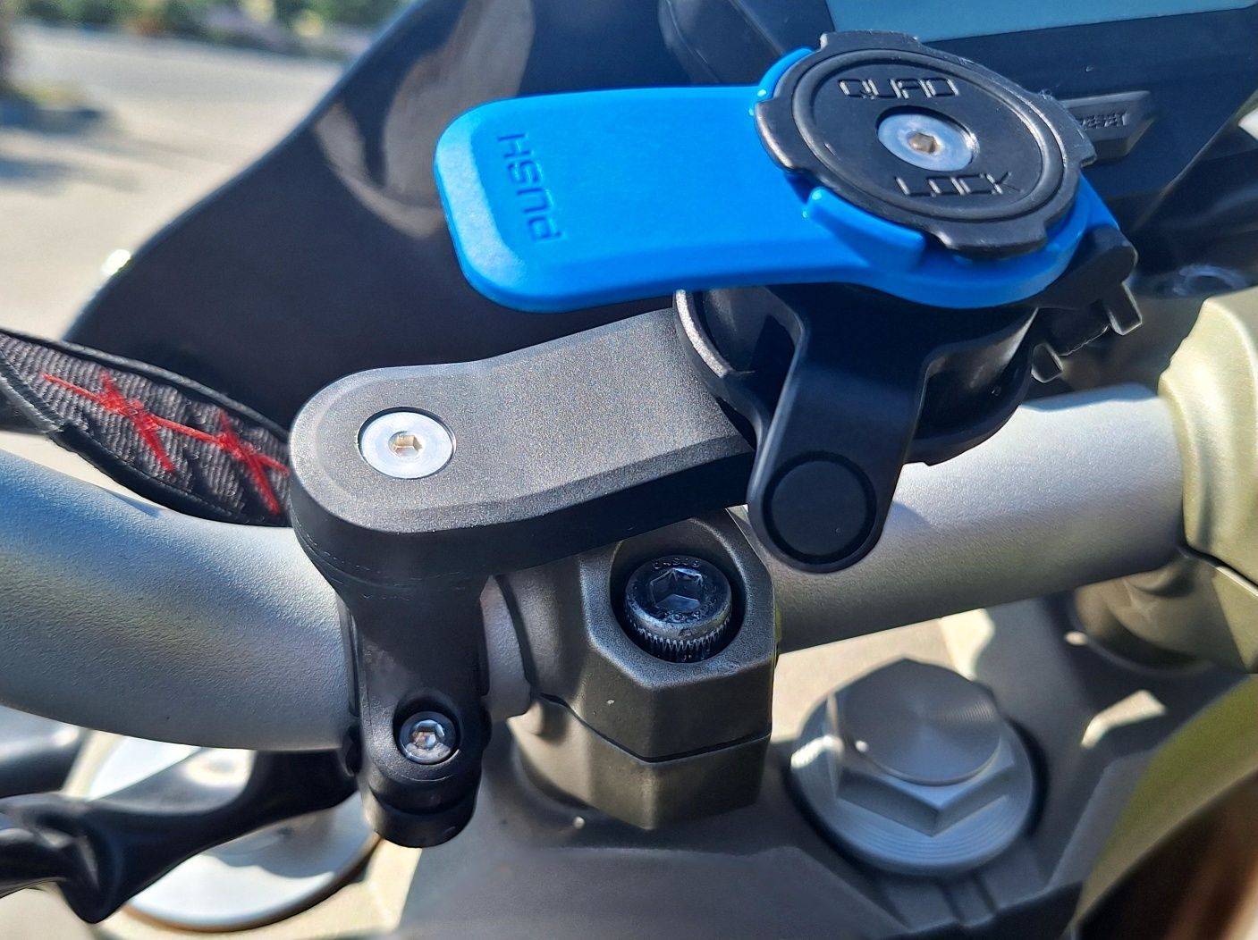 Quad Lock + демпфер за вибрации