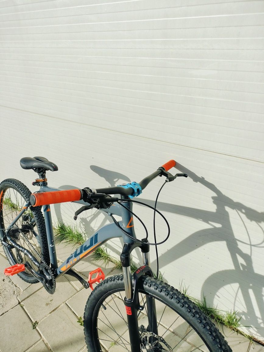 Vând bicicleta 27.5