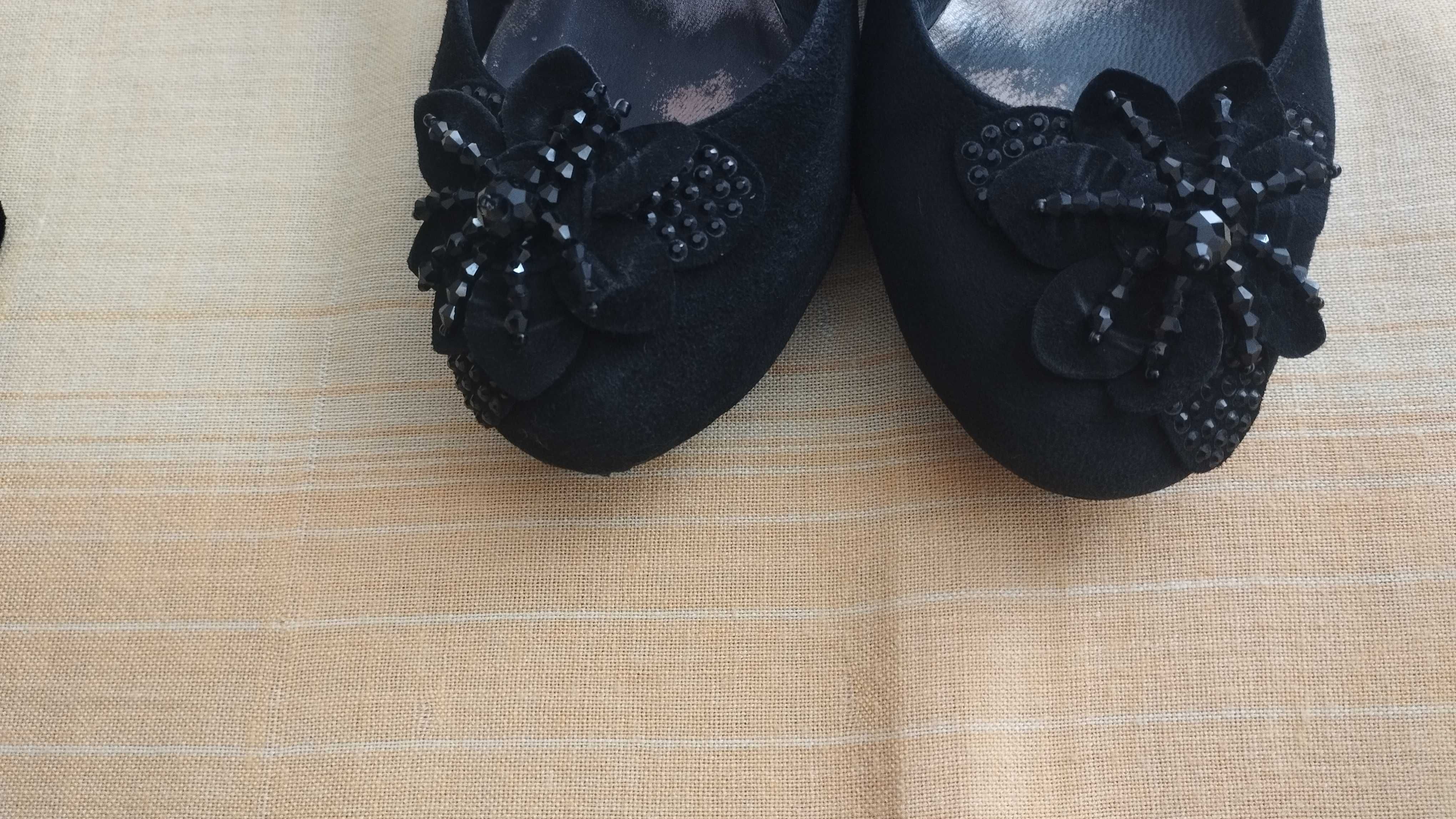 Замшевые черные туфли