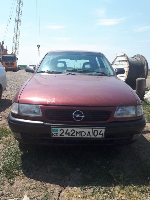 Opel Astra 1.6 хетчбек