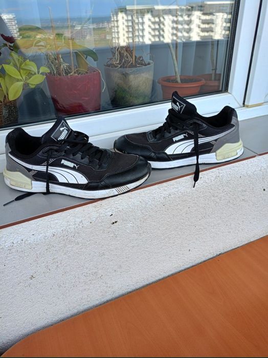 Vând pantofi sport Puma,.marimea 40,in stare buna.