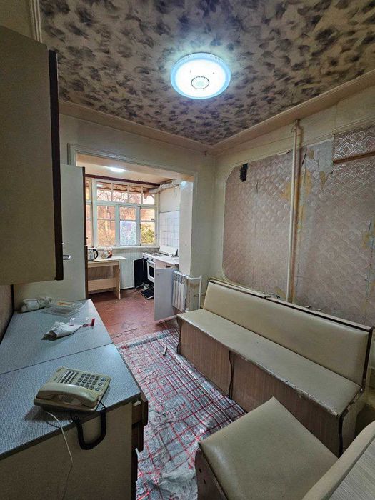 2хонали, Квартира 4 қаватли бинонинг 3чи қаватида жойлашган сотилади