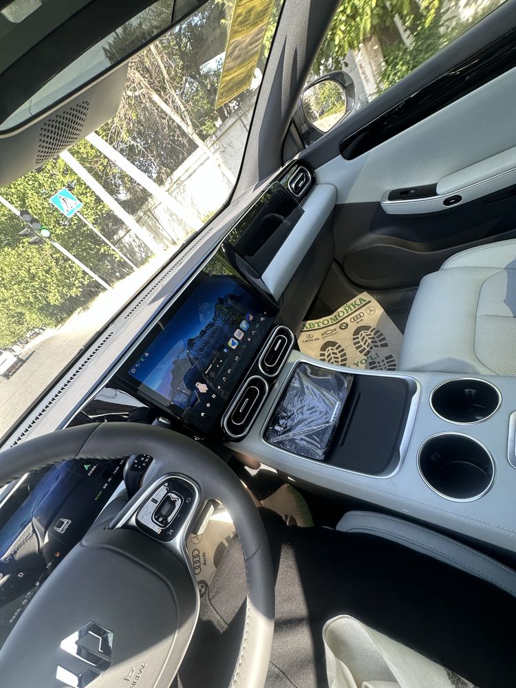 Срочно новая Leap motor c01 гибрид