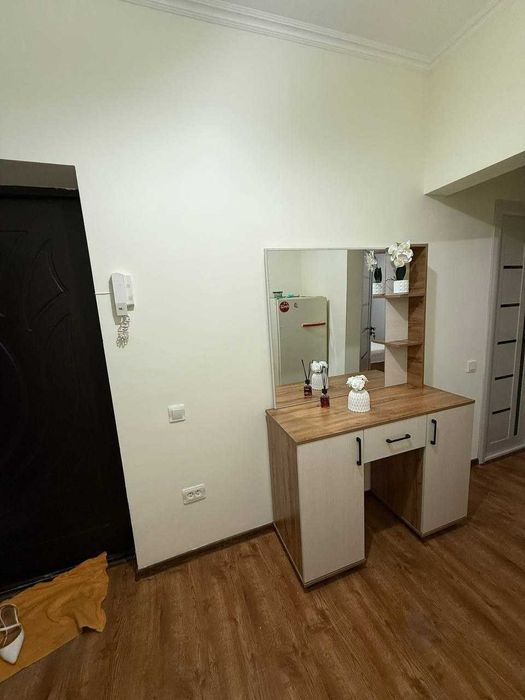 Буюк ипак йули м. (Буз базар), Продам квартиру 2/6/9, 62 м2