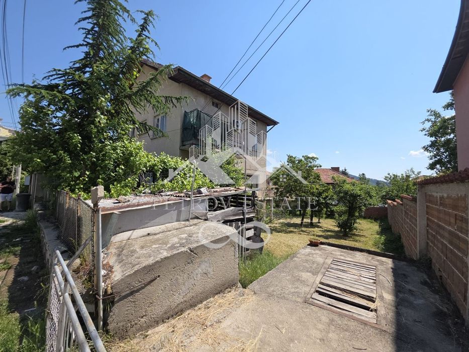 Продава се Къща в Велинград - 300 кв.м за 700 €/кв.м - Снимка #1