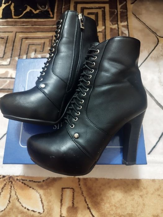 Сапожки осенние.