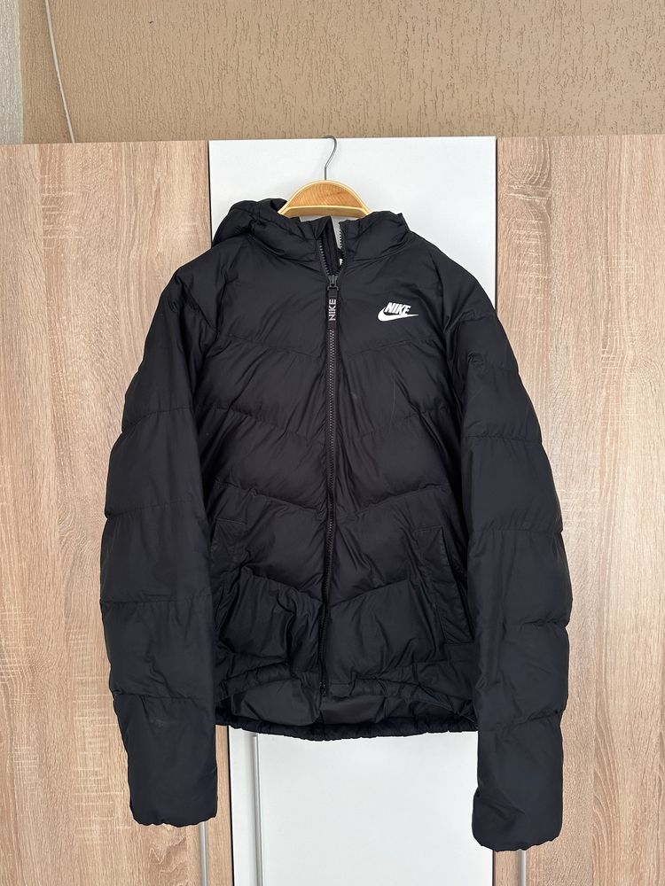 Детско черно яке Nike